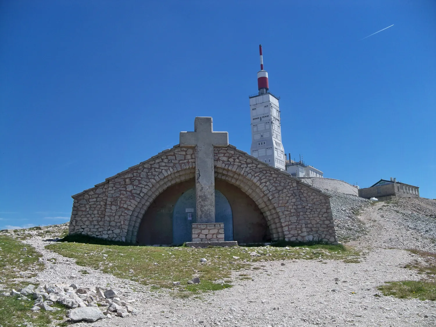 Image qui illustre: La chapelle Sainte Croix à Bédoin - 0