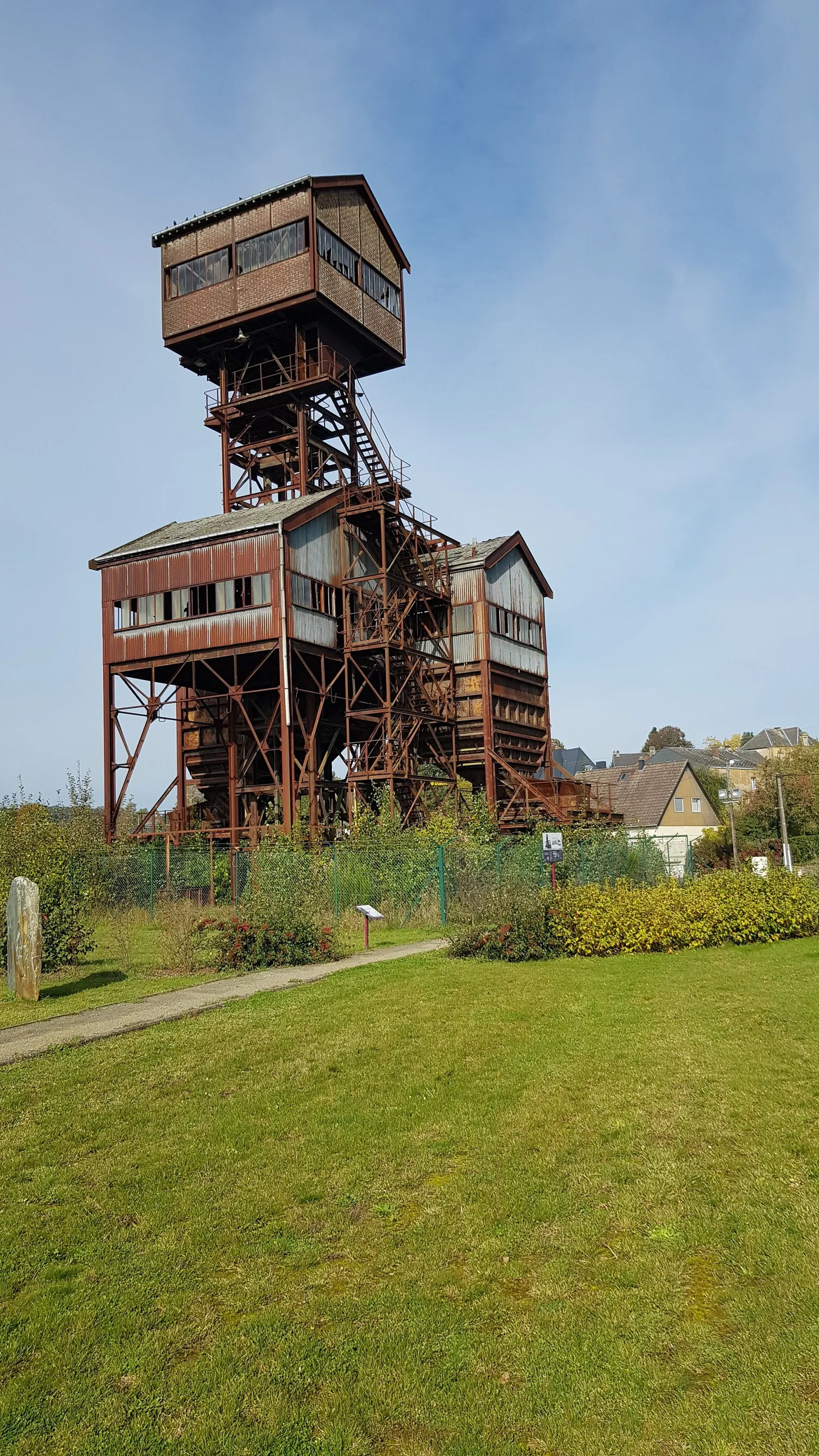 Image qui illustre: Chevalement minier du puits de Saint-Quentin à Rimogne - 0