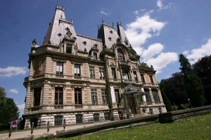 Image qui illustre: Le Chateau De Marbeaumont