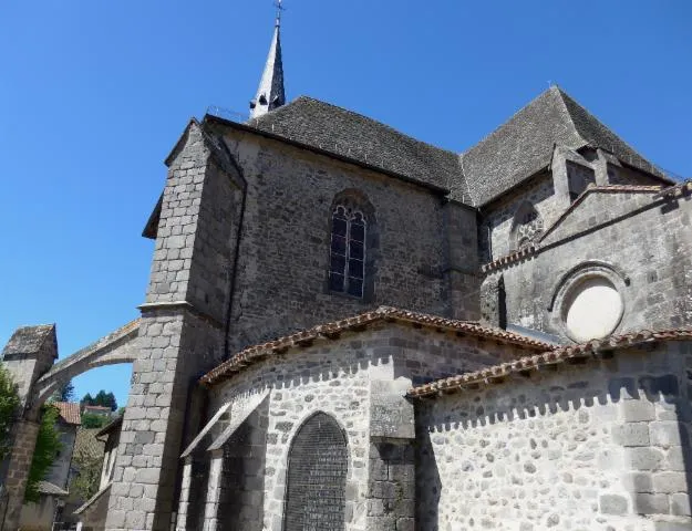Image qui illustre: Abbatiale Saint-Géraud