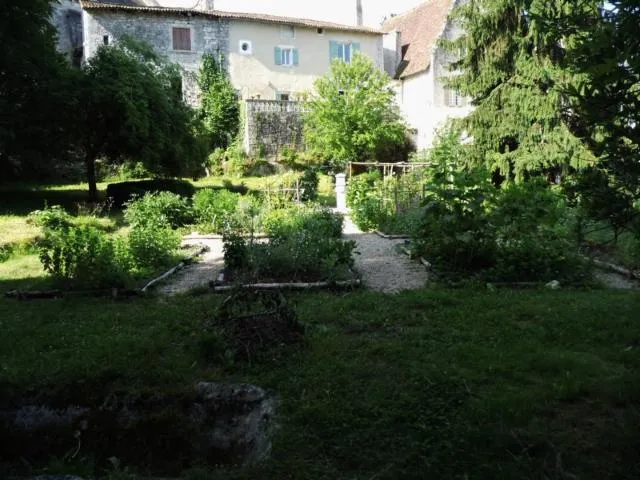 Image qui illustre: Le Jardin du Presbytère - Lo Vergier dau curet