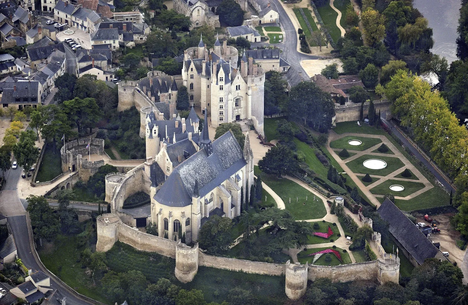 Image qui illustre: Château De Montreuil-bellay à Montreuil-Bellay - 0