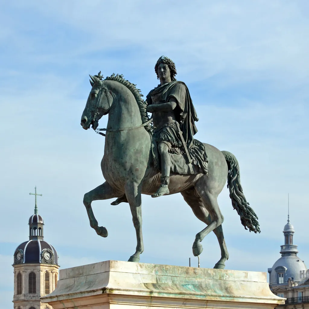 Image qui illustre: Statue équestre de Louis XIV à Lyon