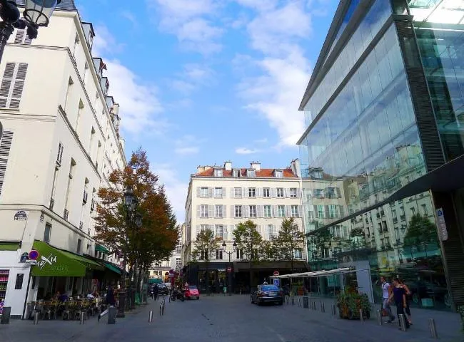 Image qui illustre: Place du marché Saint-Honoré