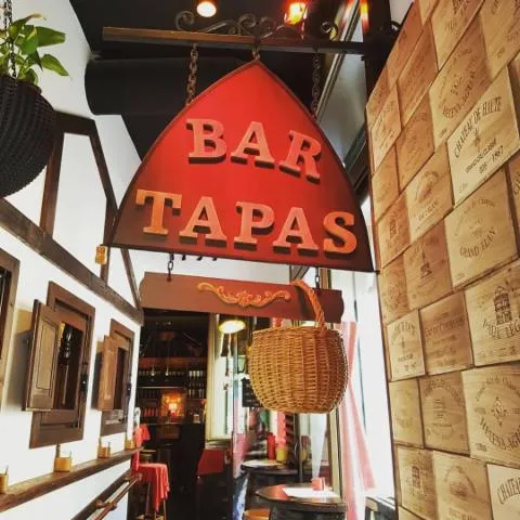 Image qui illustre: Bodega Biarritz 1881 Tapas bar