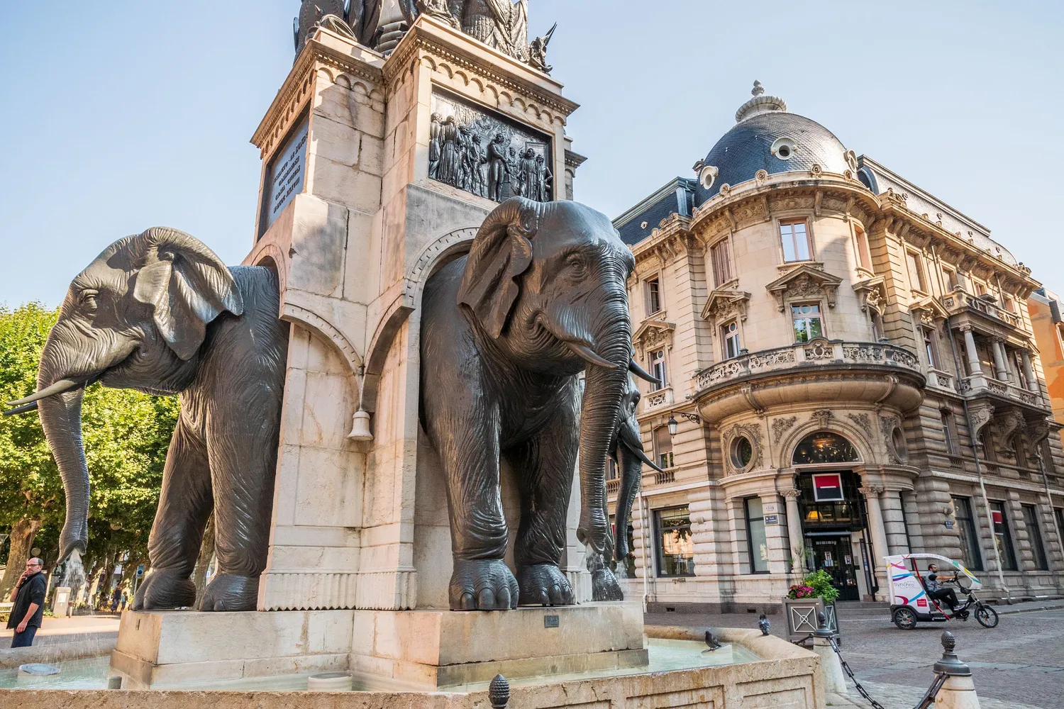 Image qui illustre: Fontaine des éléphants à Chambéry - 1