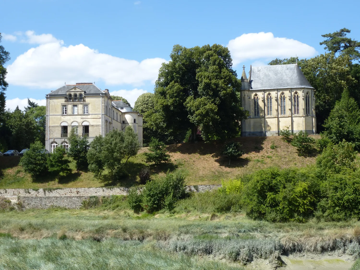 Image qui illustre: Château De L'argentaye à Saint-Lormel - 0