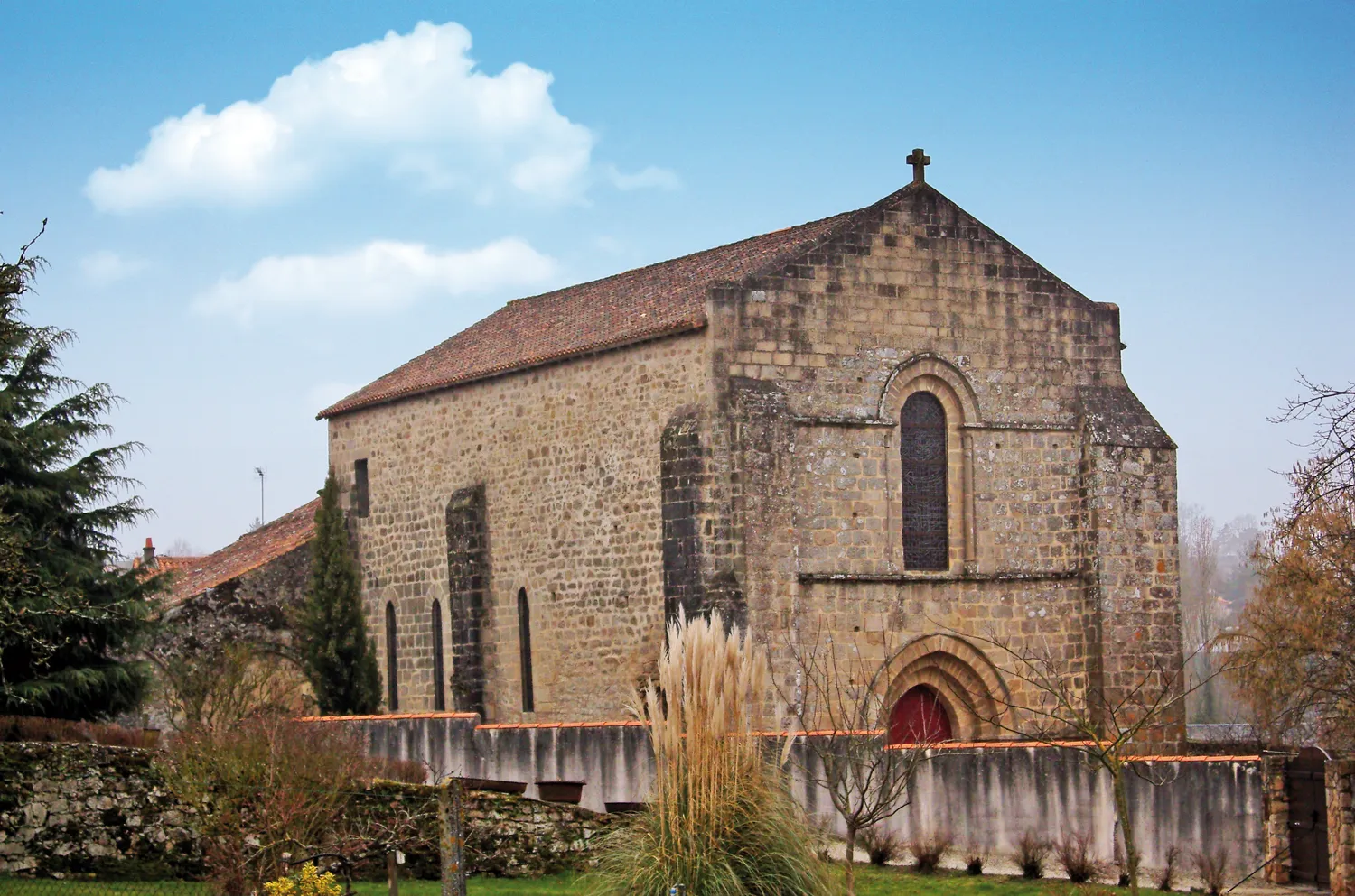 Image qui illustre: Eglise de la Madeleine Maison Dieu à Châtillon-sur-Thouet - 0