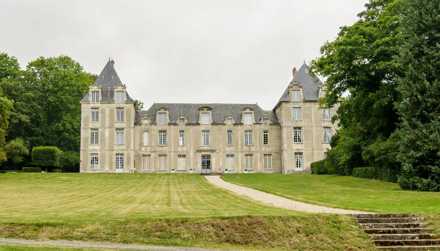 Image qui illustre: Château De Villers-en-arthies à Villers-en-Arthies - 0