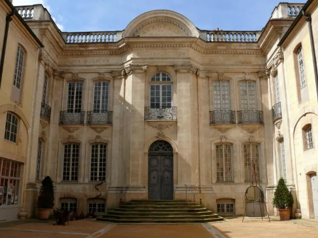 Image qui illustre: Hôtel Senecé