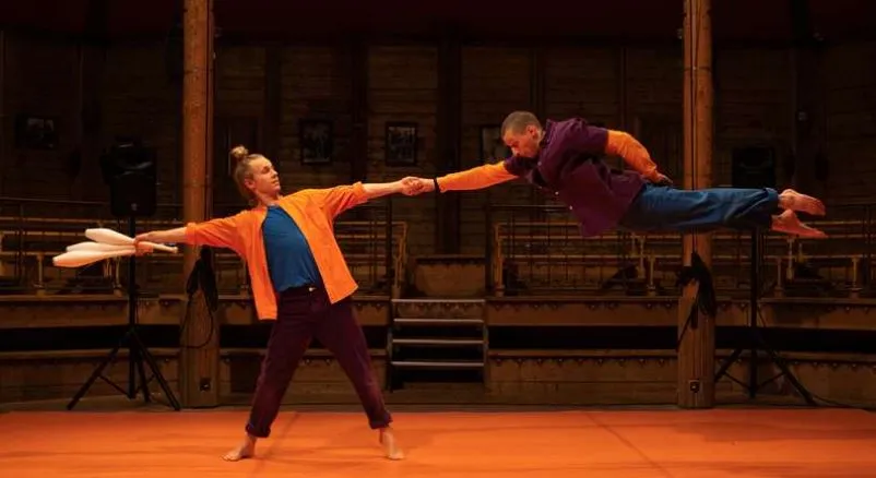 Image qui illustre: Cirque Et Danse :  La Fabuleuse Histoire De Basarkus à Longueau - 0