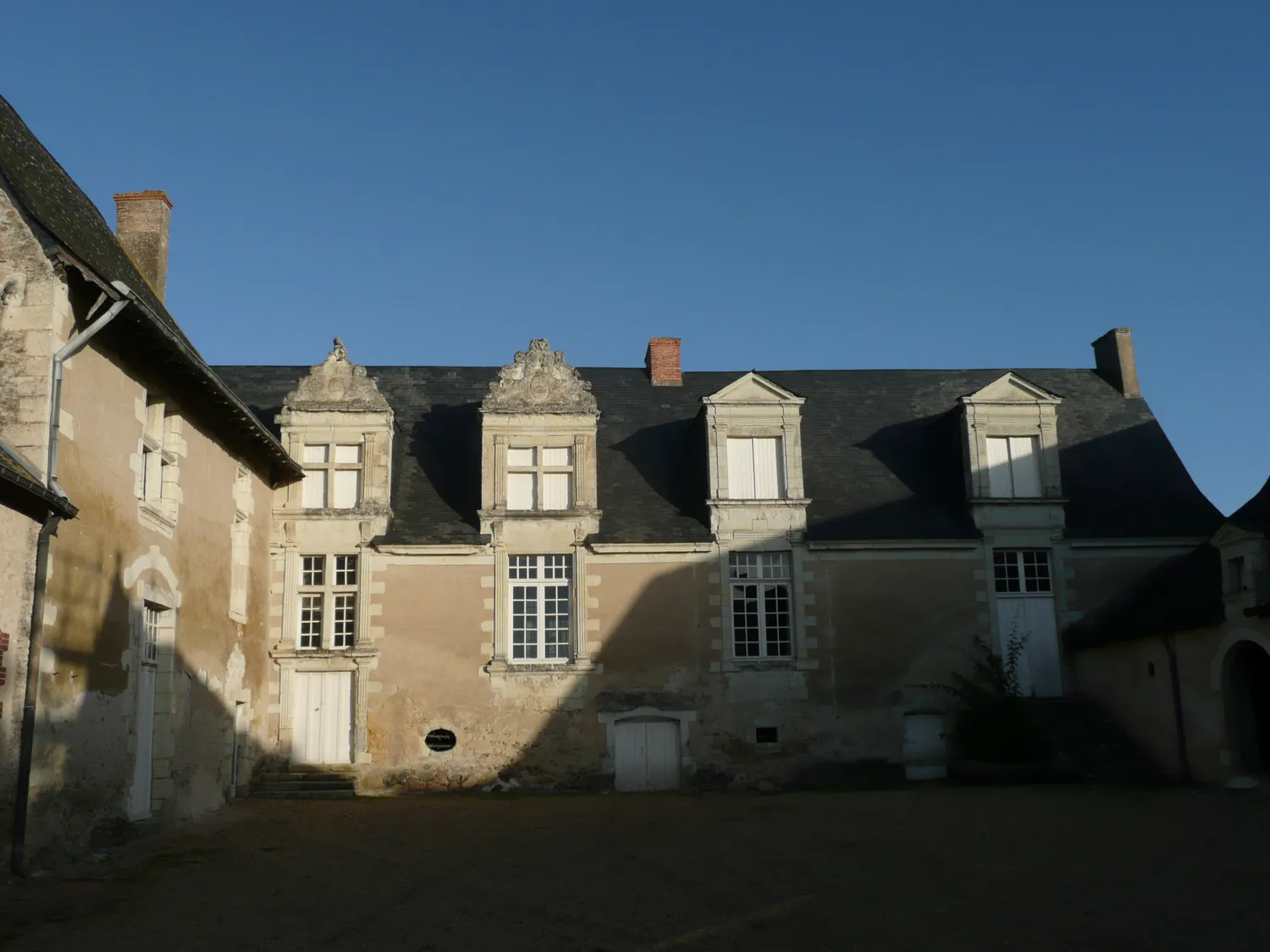 Image qui illustre: Manoir De La Coutardière à Les Hauts-d'Anjou - 0