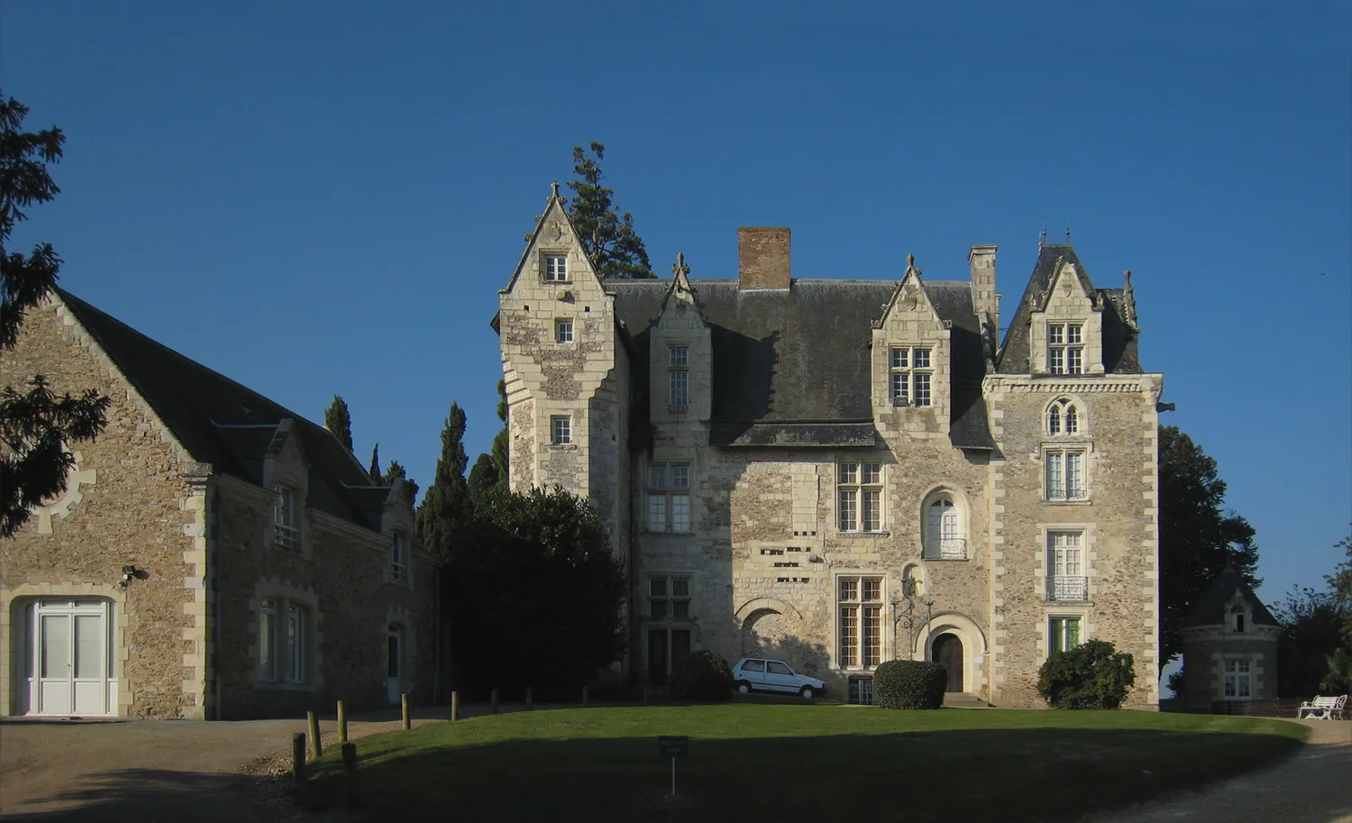 Image qui illustre: Château - Musée De Villevêque à Rives-du-Loir-en-Anjou - 0