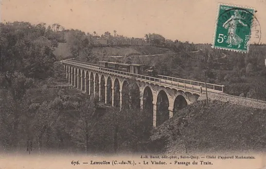 Image qui illustre: Viaduc De Lanvollon à Lanvollon - 0