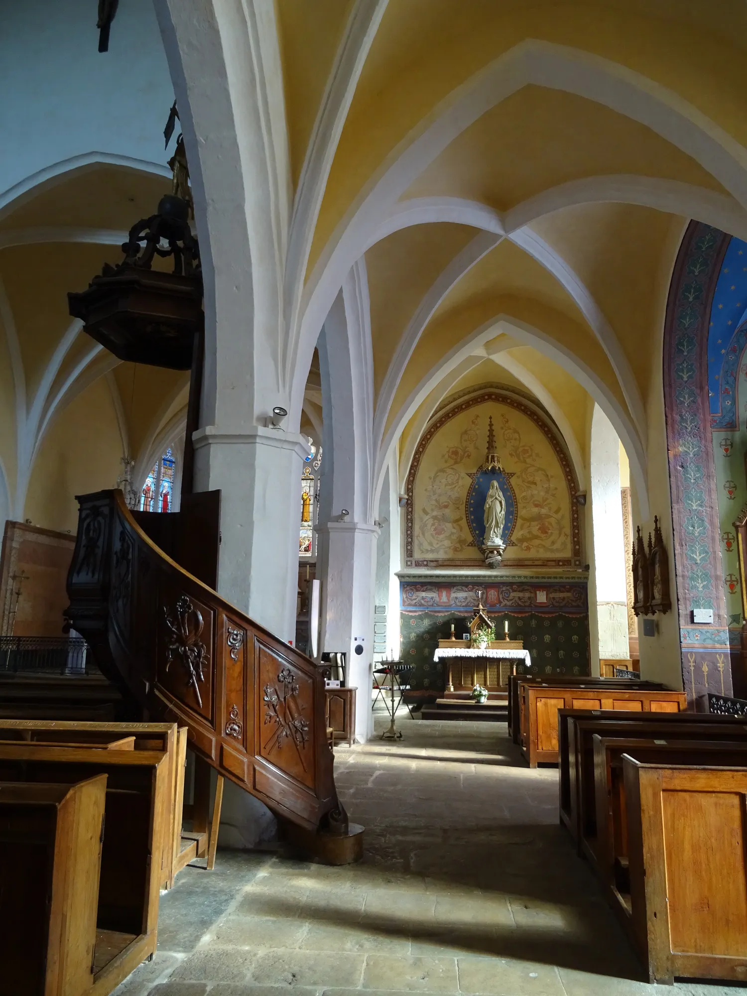 Image qui illustre: Église Saint-laurent à Arnay-le-Duc - 0