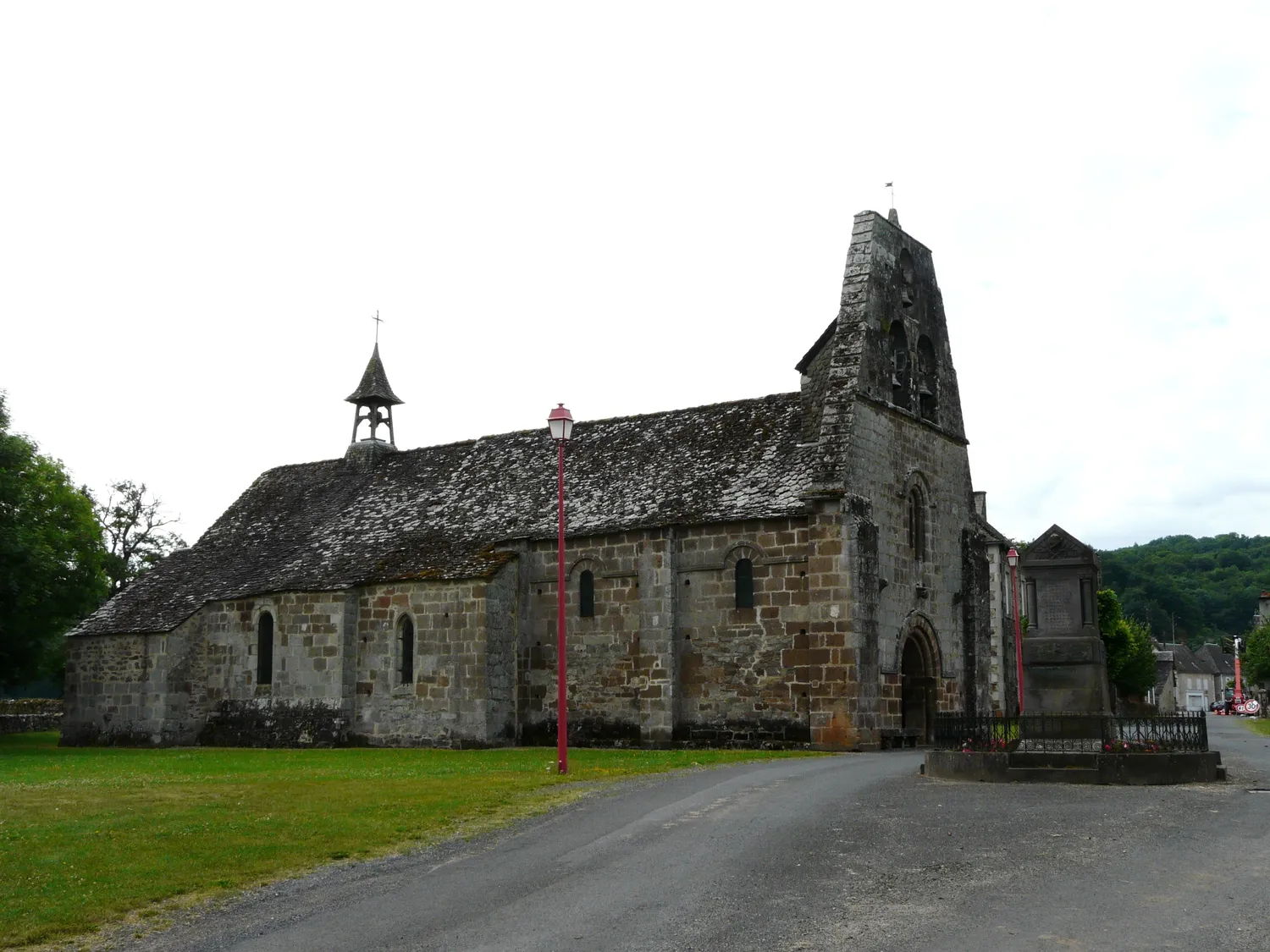 Image qui illustre: Église Saint-Louis, Saint-Maurice à Vebret - 0