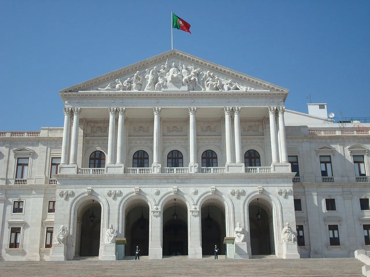 Image qui illustre: Palais de São Bento à  - 0