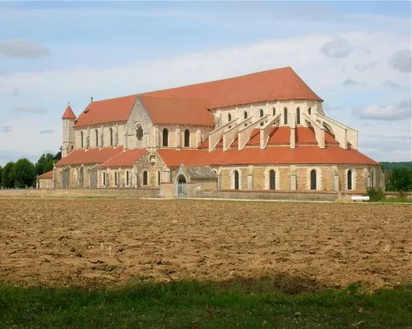Image qui illustre: Eglise Abbatiale De Pontigny