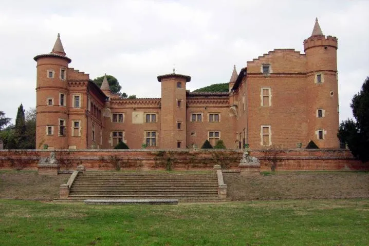 Image qui illustre: Chateau De Pibrac