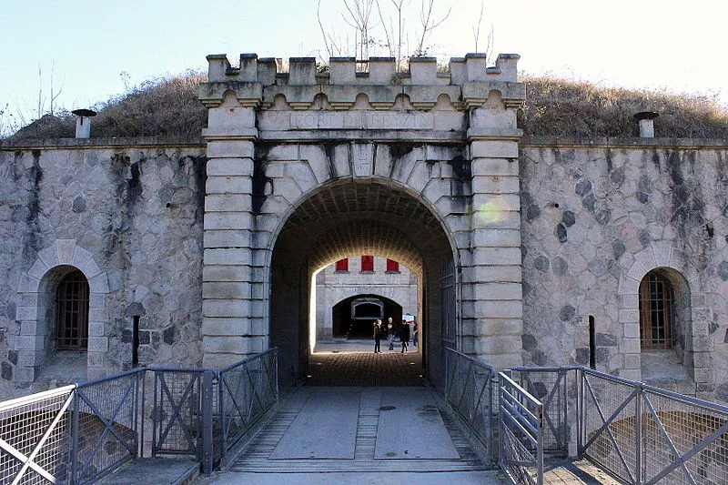 Image qui illustre: Fort de Feyzin à Feyzin - 1