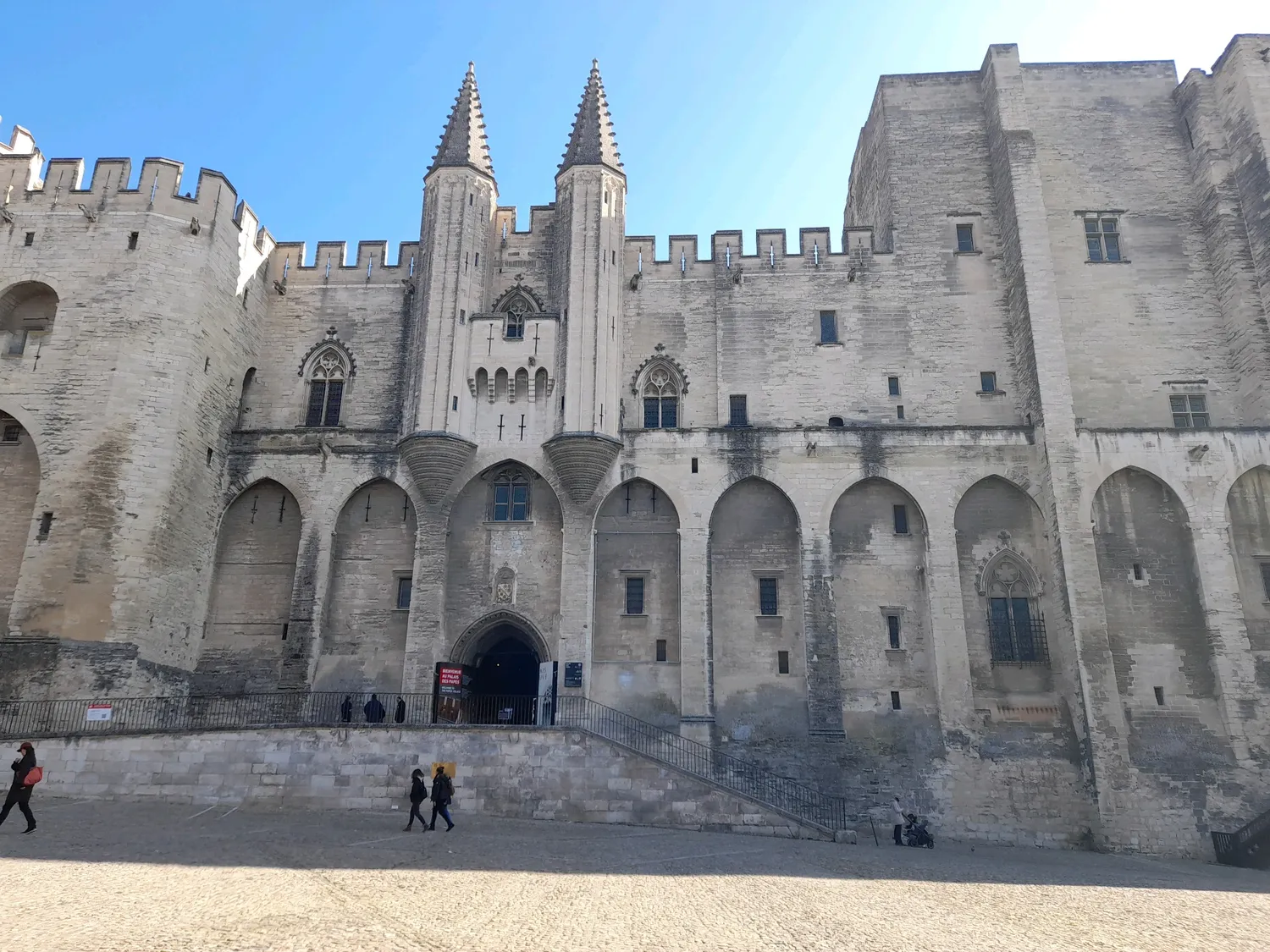 Image qui illustre: Palais des Papes à Avignon - 2