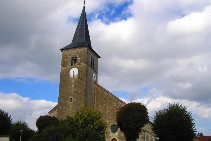 Image qui illustre: Eglise - Liffol-le-grand