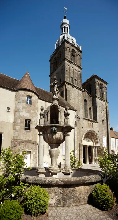 Image qui illustre: Basilique Saint-andoche à Saulieu - 0