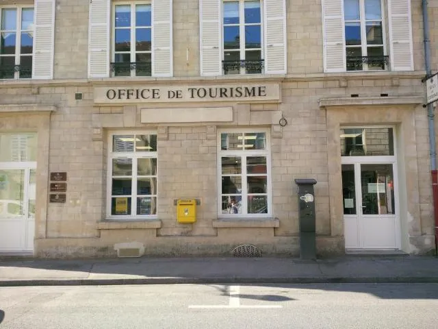 Image qui illustre: Bureau D'information Chantilly - Senlis Tourisme