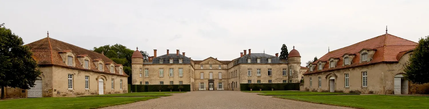 Image qui illustre: Château De Parentignat