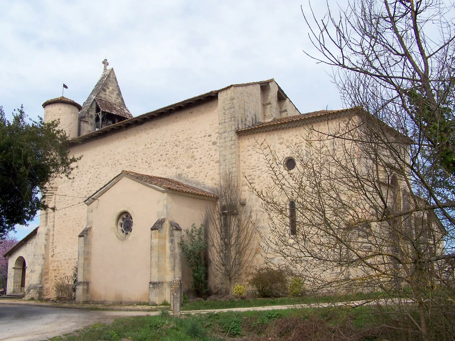 Image qui illustre: Eglise Saint-Pierre de Gans à Gans - 2