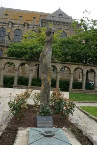 Image qui illustre: Monument aux Morts de Saint-Malo