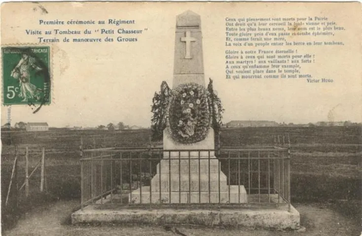 Image qui illustre: Monument Du Petit Chasseur