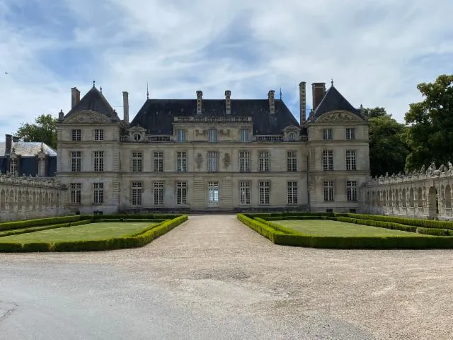 Image qui illustre: Château De Raray