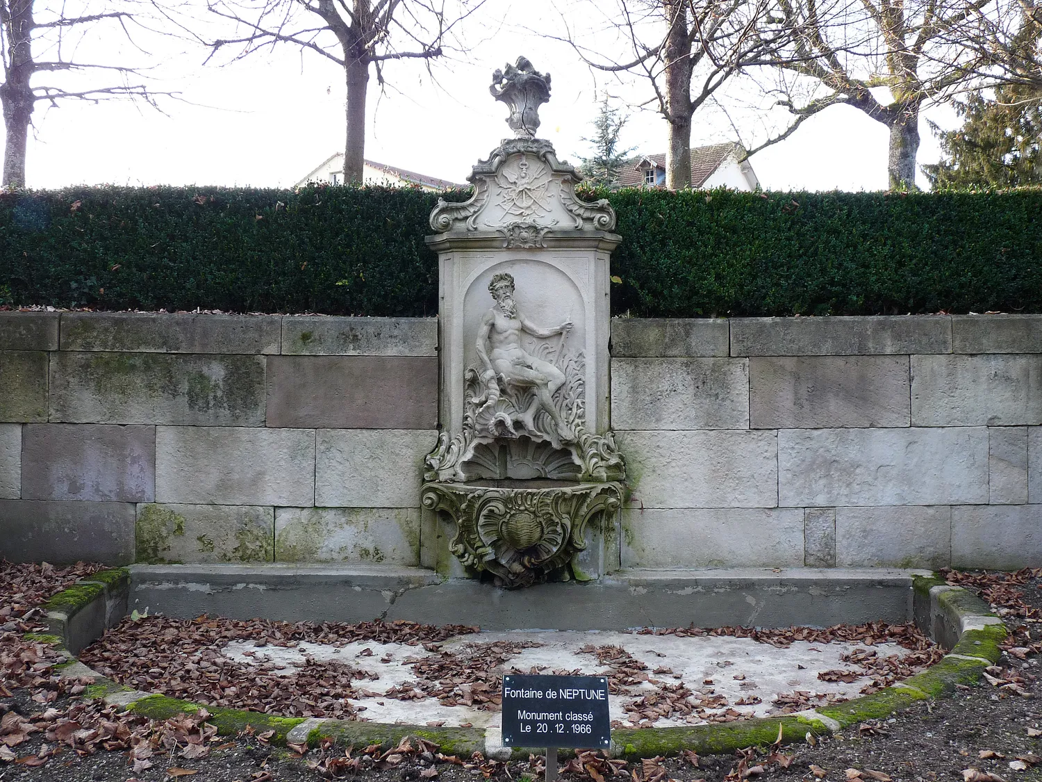 Image qui illustre: La Fontaine De Neptune à Remiremont - 0