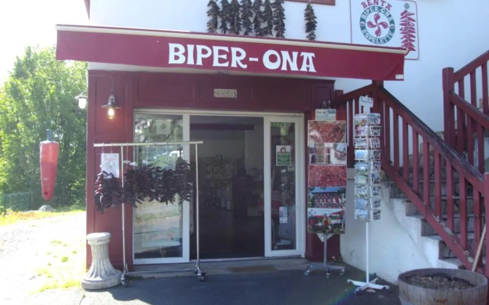 Image qui illustre: Biper Ona - La boutique du piment d'Espelette