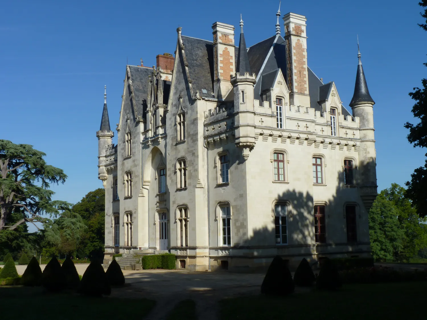 Image qui illustre: Château De Brignac à Seiches-sur-le-Loir - 0