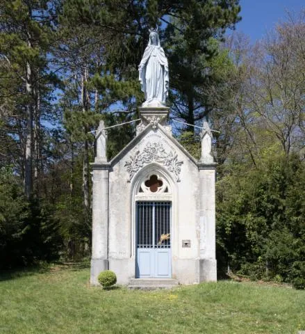Image qui illustre: Chapelle Notre Dame Des Bures