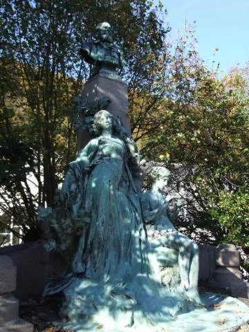 Image qui illustre: Monument Au Peintre Louis Francais
