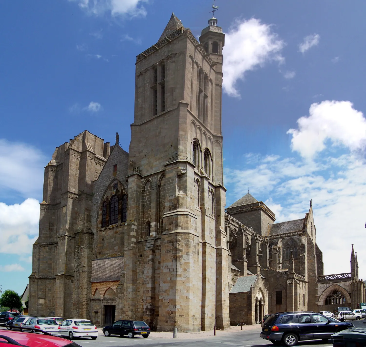 Image qui illustre: Cathédrale Saint-samson à Dol-de-Bretagne - 0