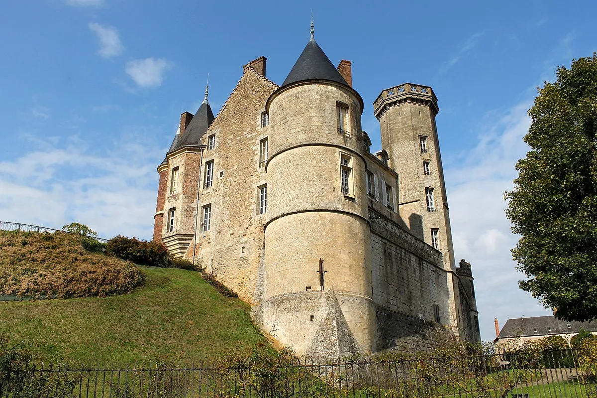 Image qui illustre: Château De Montmirail à Montmirail - 0
