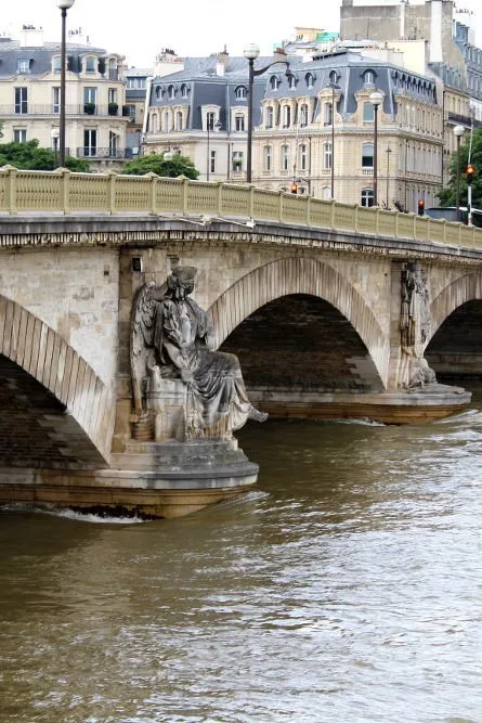 Image qui illustre: Pont des Invalides