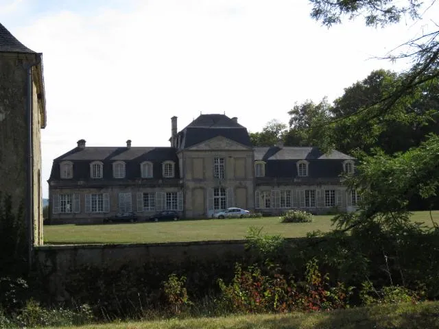 Image qui illustre: Chateau De Montigny