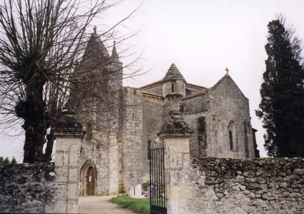 Image qui illustre: Eglise Saint-Saturnin de Mauriac à Mauriac - 0