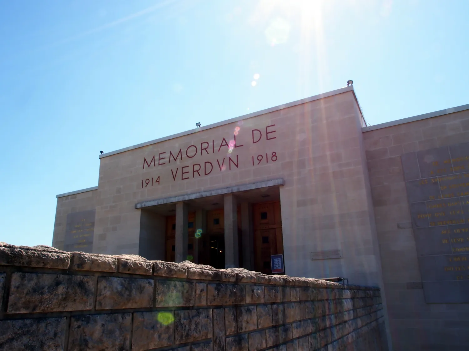 Image qui illustre: Mémorial de Verdun à Fleury-devant-Douaumont - 0