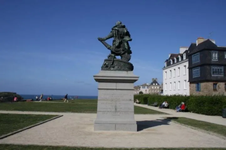 Image qui illustre: Monument à Jacques Cartier