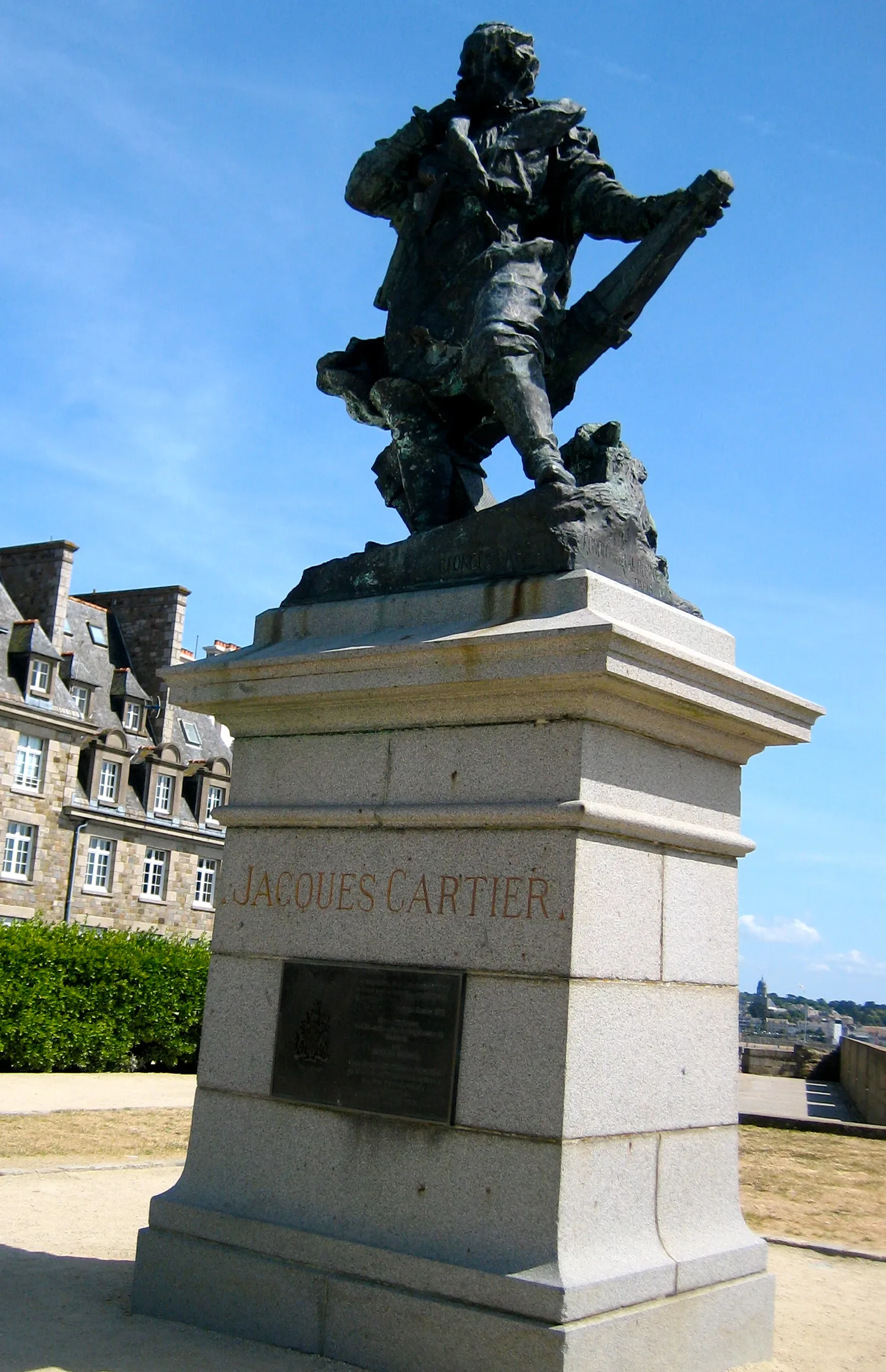 Image qui illustre: Monument à Jacques Cartier à Saint-Malo - 2