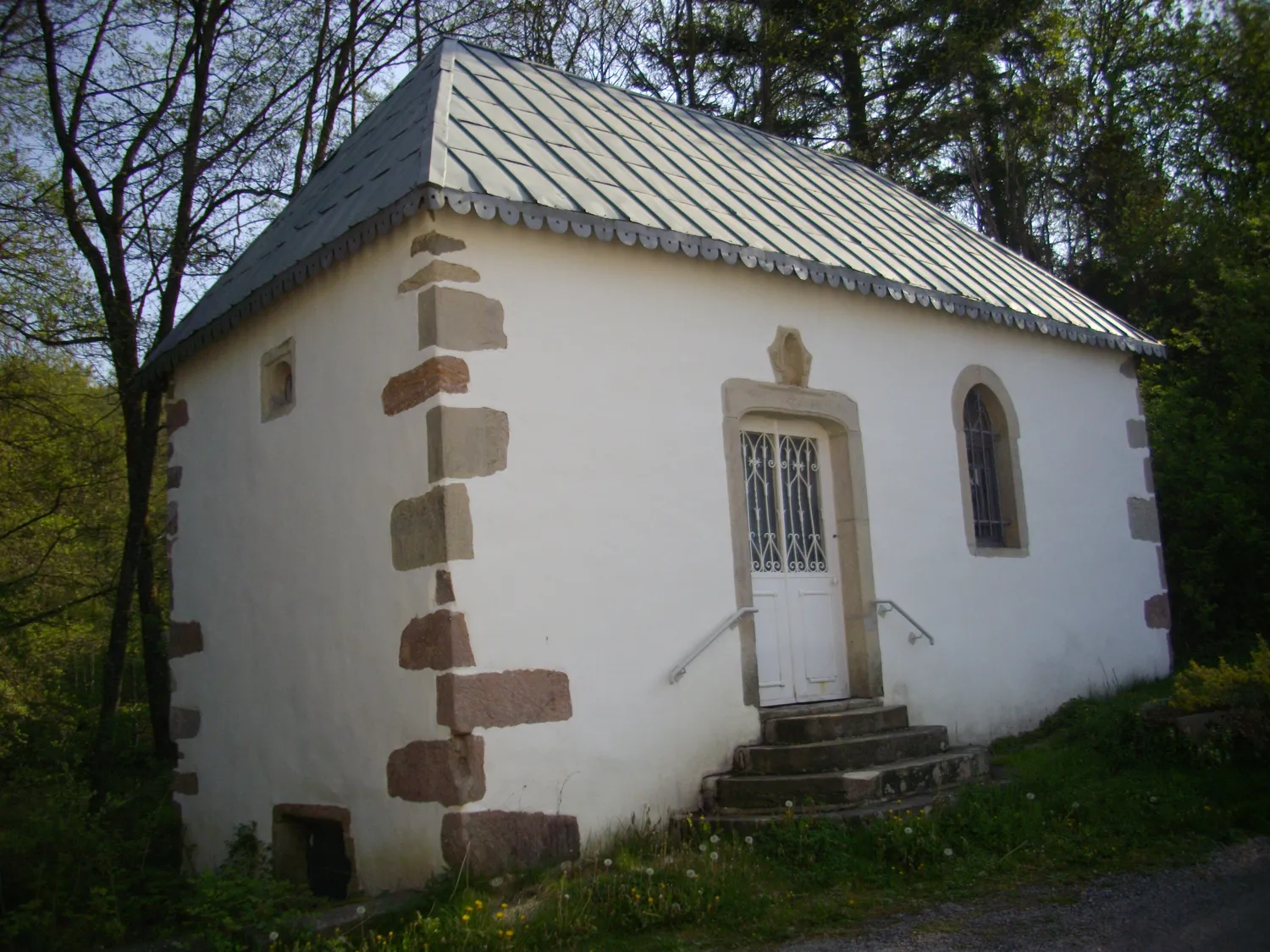 Image qui illustre: Chapelle Sainte Claire à Saint-Étienne-lès-Remiremont - 0