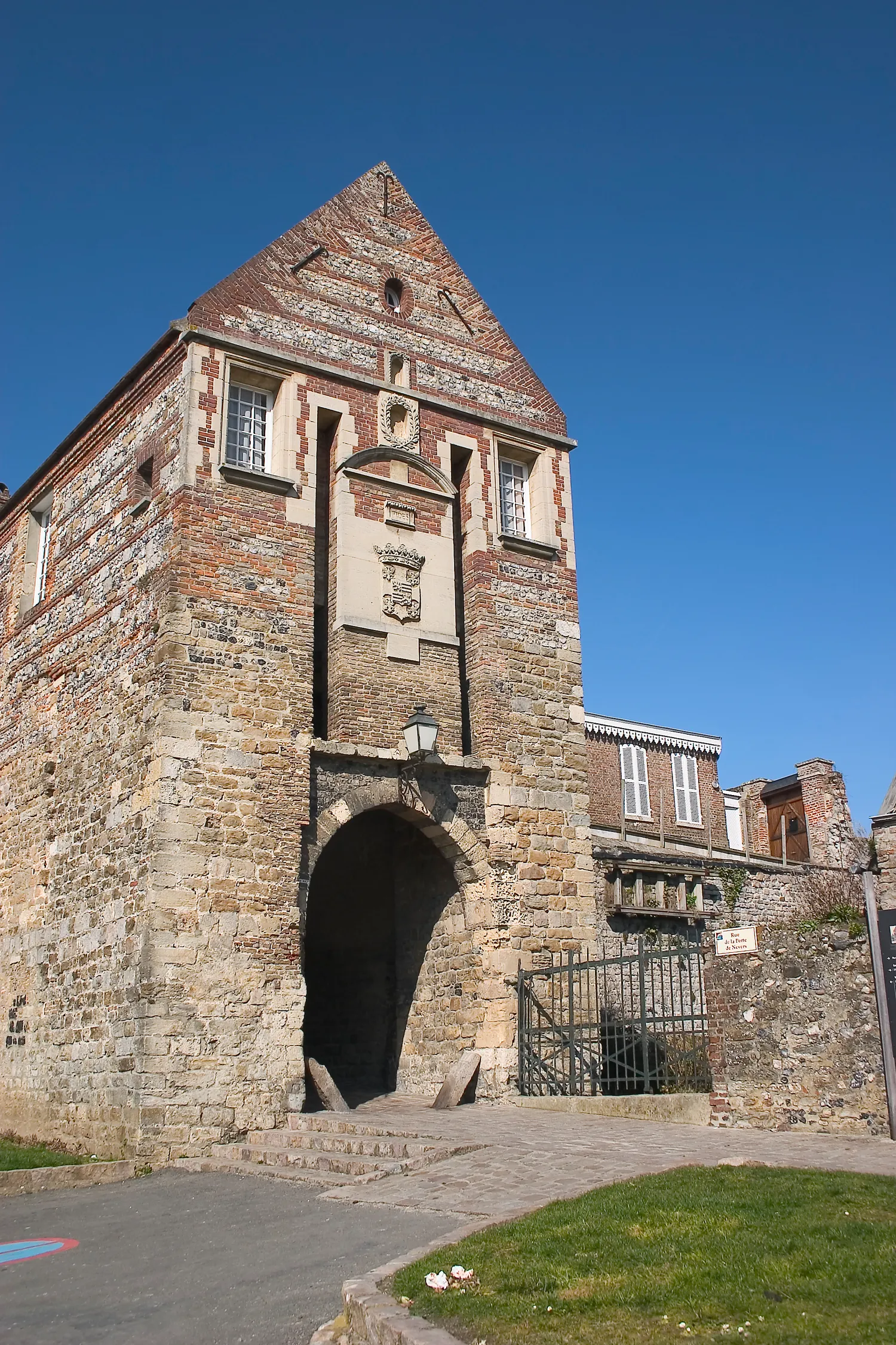Image qui illustre: Porte De Nevers à Saint-Valery-sur-Somme - 1