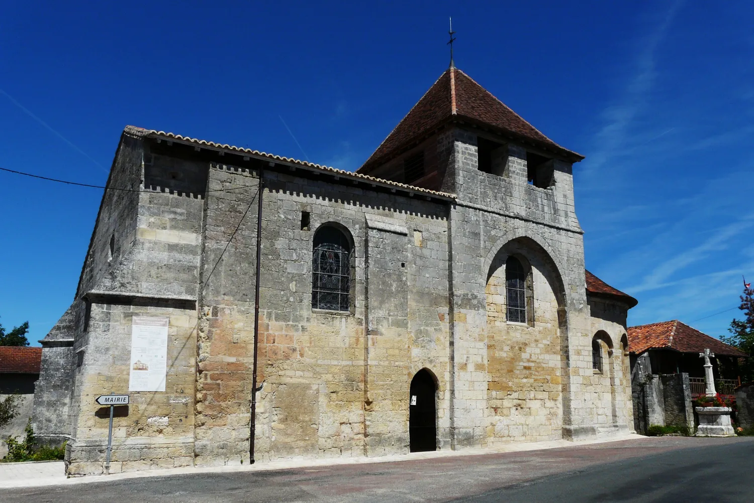 Image qui illustre: Eglise Saint-Pantaléon à Brantôme en Périgord - 2