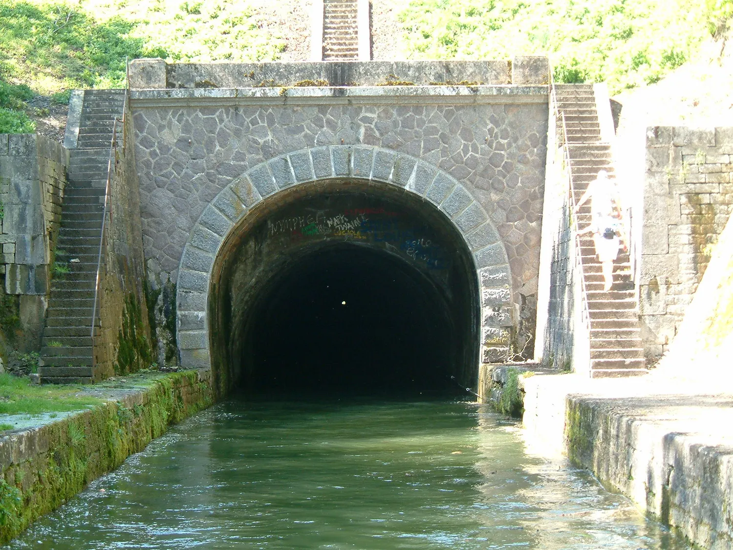Image qui illustre: Voûte Du Canal De Bourgogne à Pouilly-en-Auxois - 0